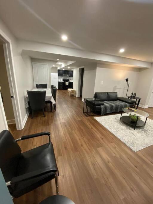 Spacious Basement Mississauga Dış mekan fotoğraf