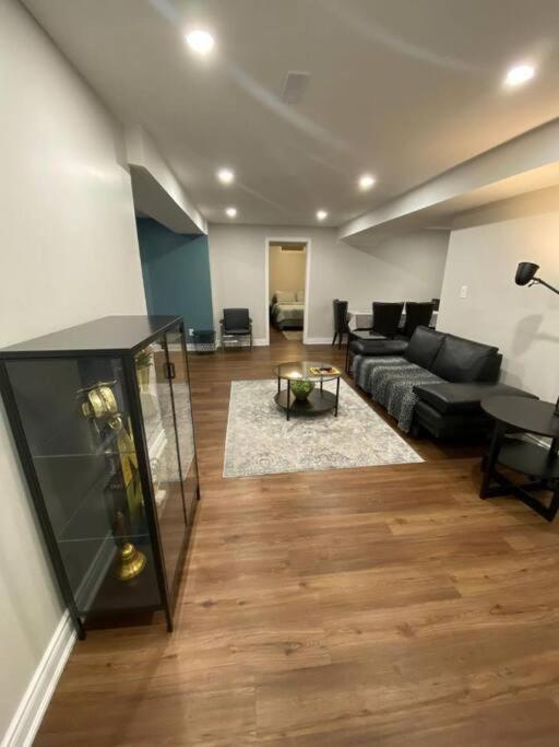 Spacious Basement Mississauga Dış mekan fotoğraf