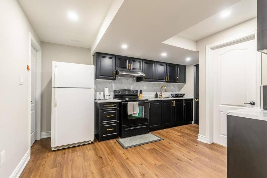Spacious Basement Mississauga Dış mekan fotoğraf